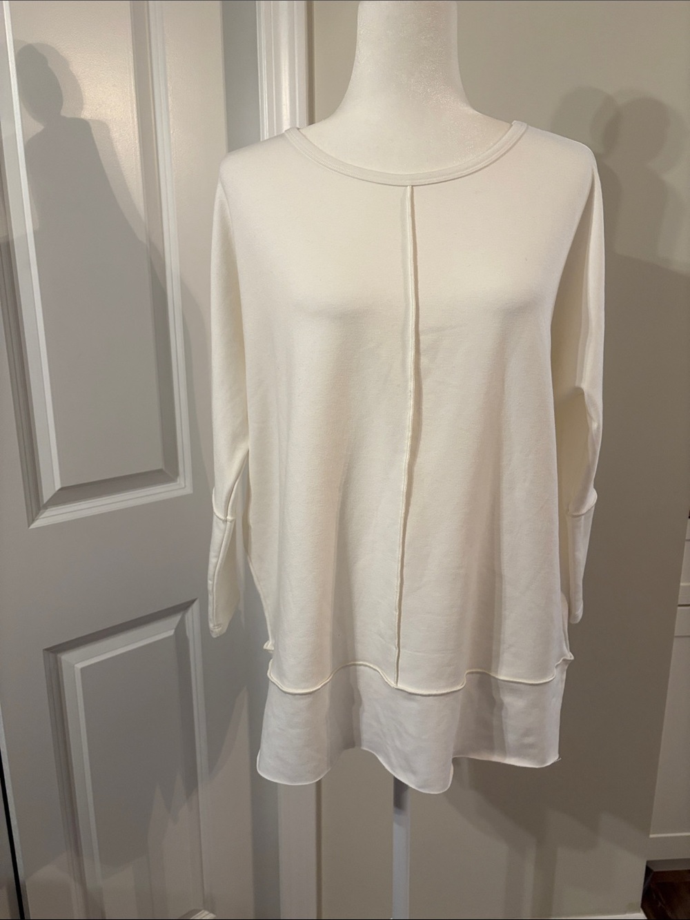 SPANX Perfect Length Dolman 3/4 Sleeve Sweatshirt Cream Size Small Butter Soft